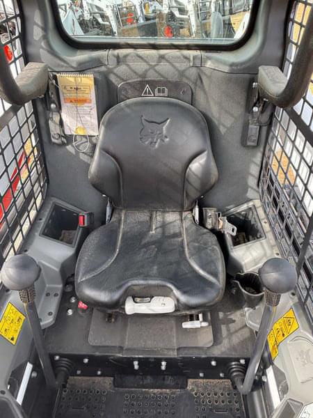 Image of Bobcat T550 equipment image 4