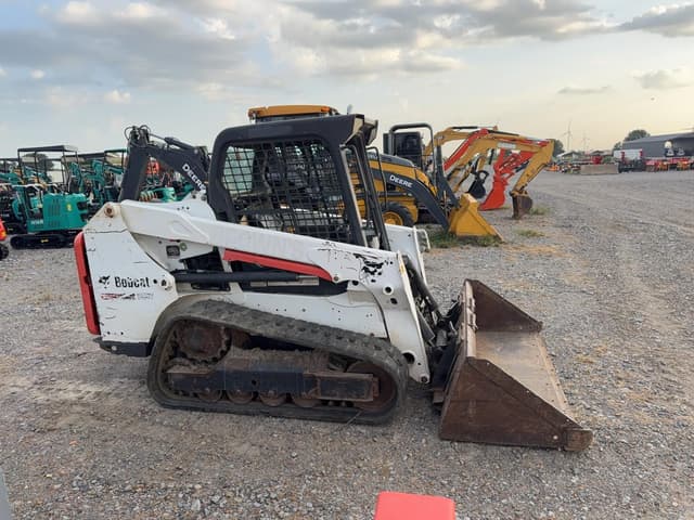 Image of Bobcat T550 equipment image 3
