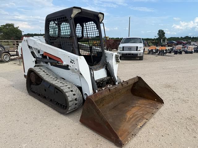Image of Bobcat T550 equipment image 3