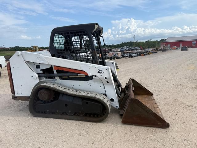 Image of Bobcat T550 equipment image 4