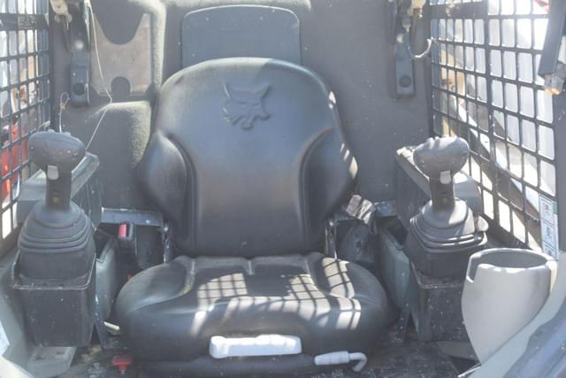 Image of Bobcat T595 equipment image 4
