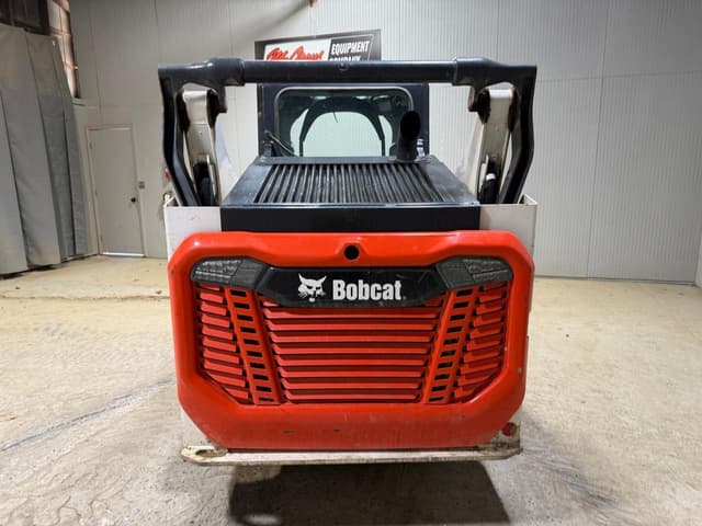 Image of Bobcat T64 equipment image 3