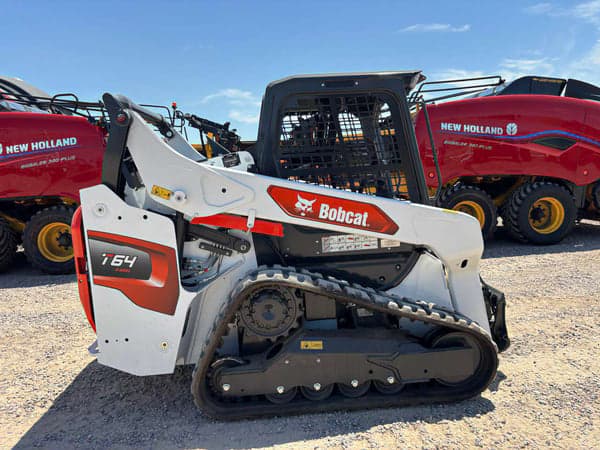 Image of Bobcat T64 equipment image 1
