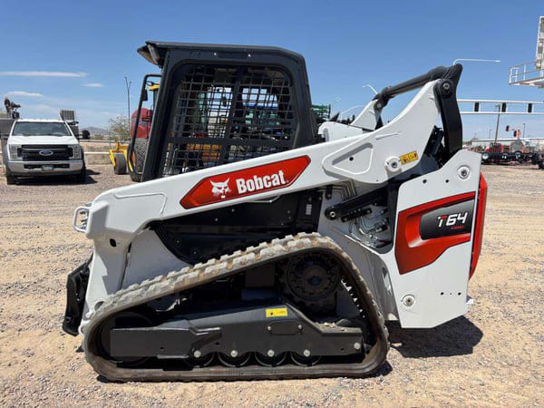 Bobcat T64 Equipment Image0