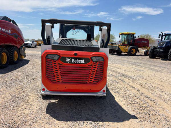 Image of Bobcat T64 equipment image 3