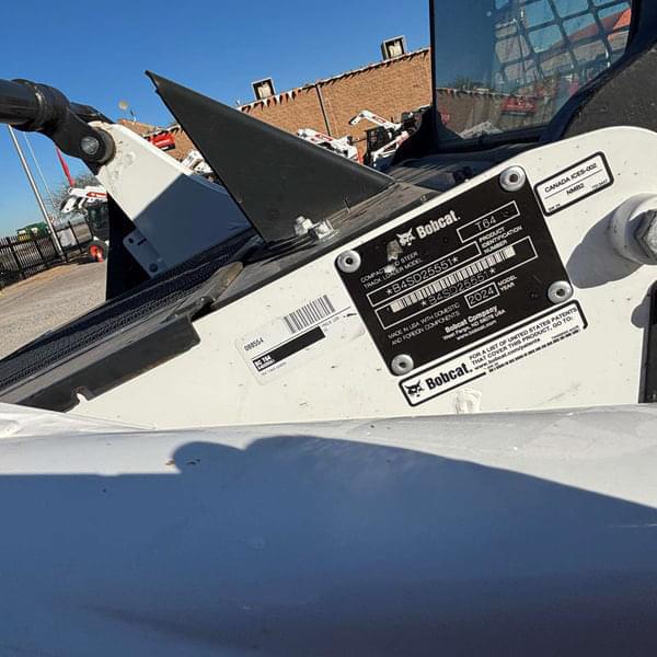 Image of Bobcat T64 equipment image 4