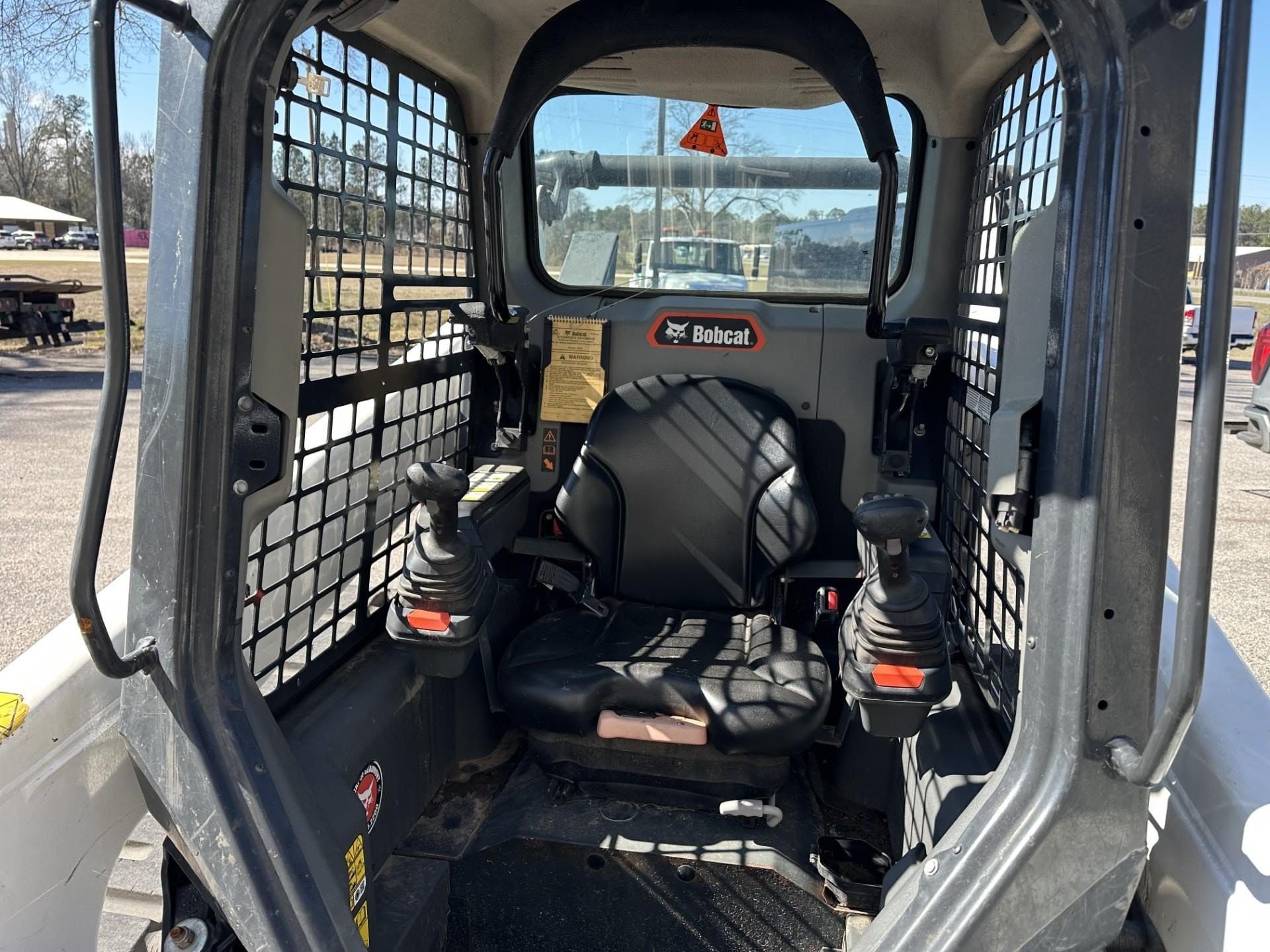 2023 Bobcat T64 Equipment Image0