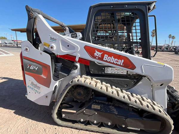 Image of Bobcat T64 equipment image 4