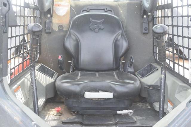 Image of Bobcat T650 equipment image 4