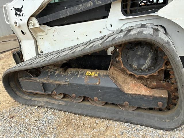 Image of Bobcat T650 equipment image 4