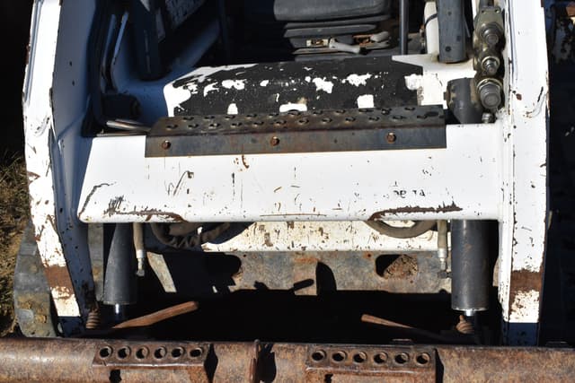 Image of Bobcat T650 equipment image 4