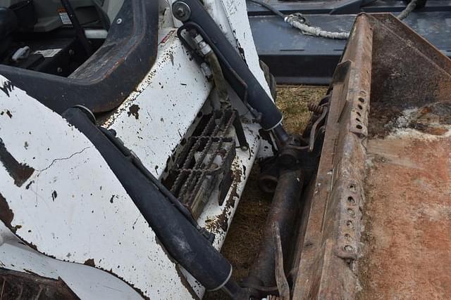Image of Bobcat T650 equipment image 4