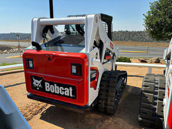 Image of Bobcat T650 equipment image 3