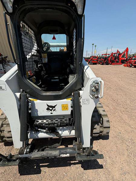 Image of Bobcat T650 equipment image 2