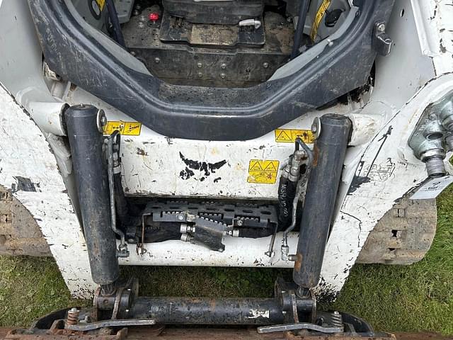 Image of Bobcat T650 equipment image 3