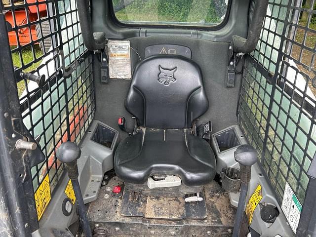 Image of Bobcat T650 equipment image 4