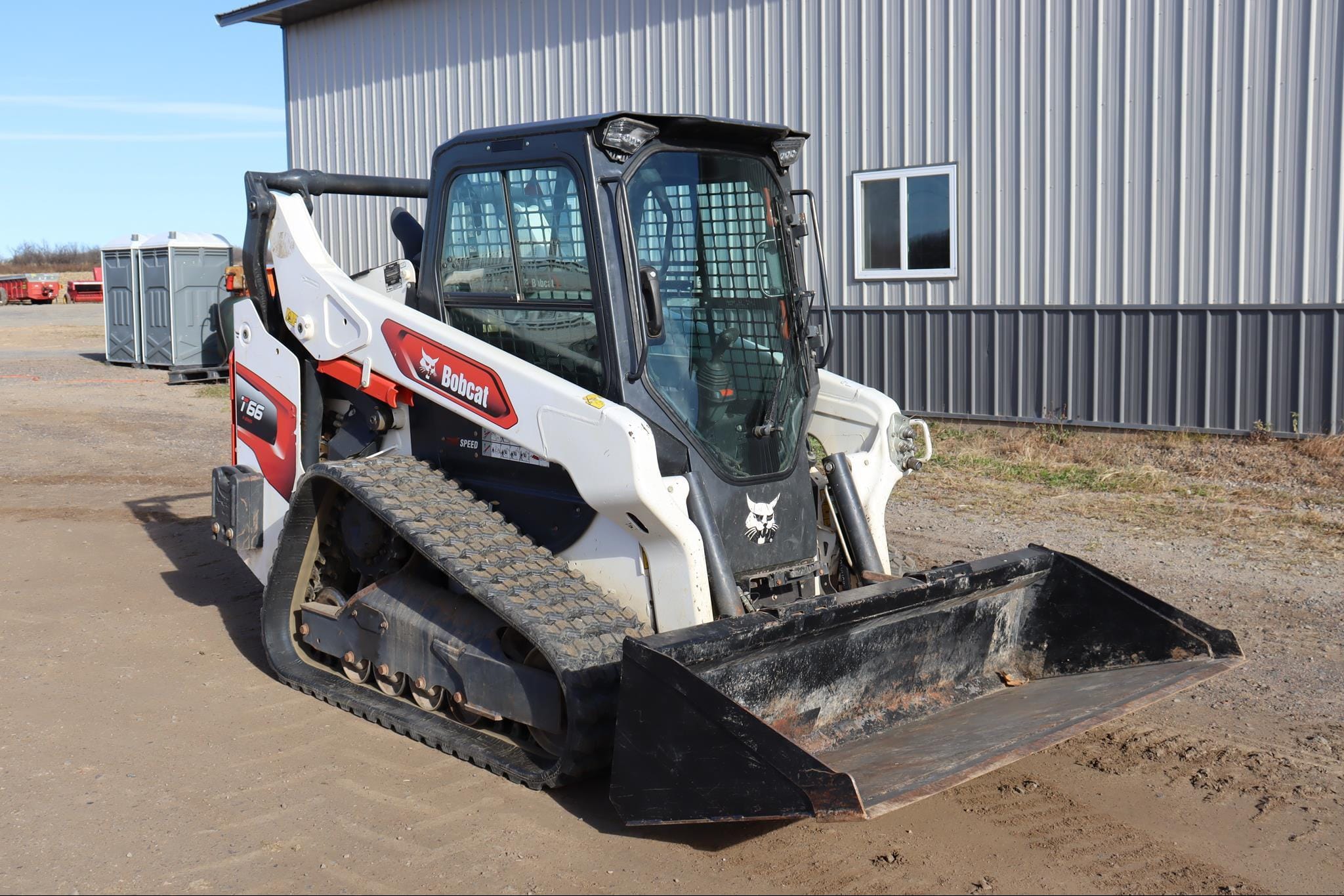 Main image Bobcat T66