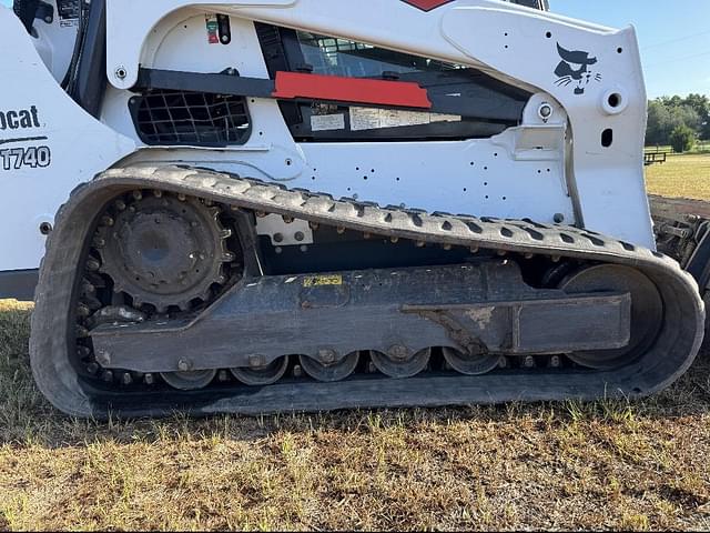 Image of Bobcat T740 equipment image 4