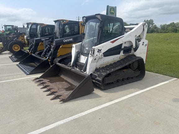 Bobcat T740 Equipment Image0