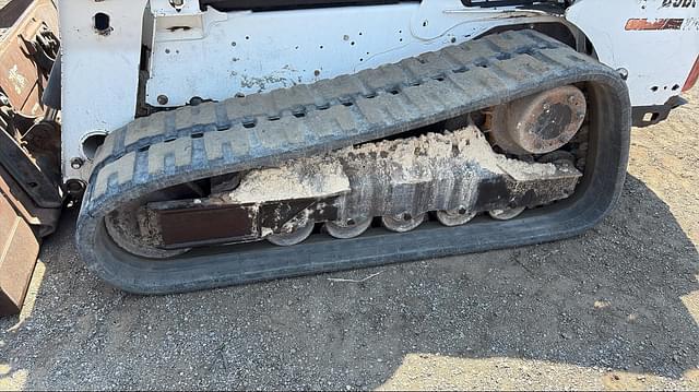Image of Bobcat T740 equipment image 4