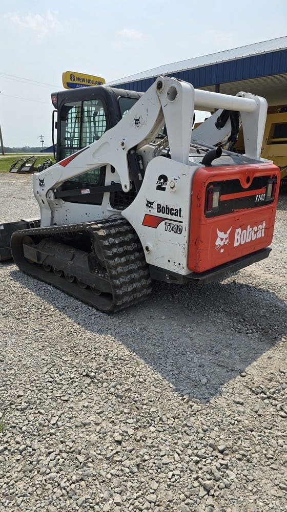 2018 Bobcat T740 Equipment Image0