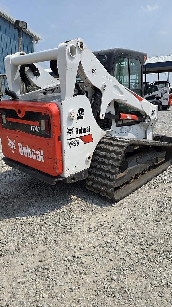 Image of Bobcat T740 equipment image 3