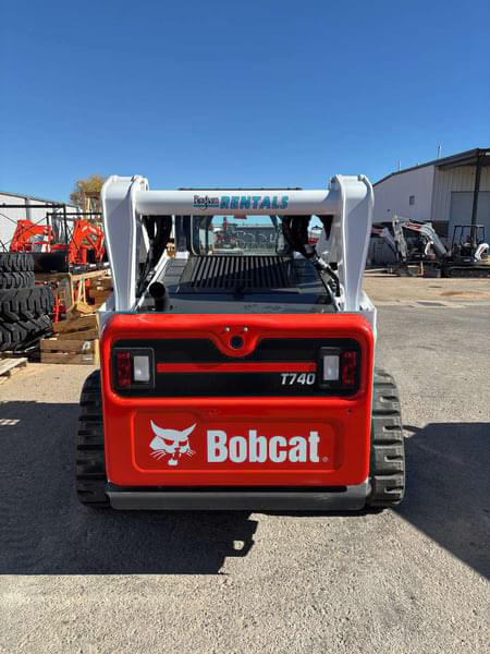 Image of Bobcat T740 equipment image 3