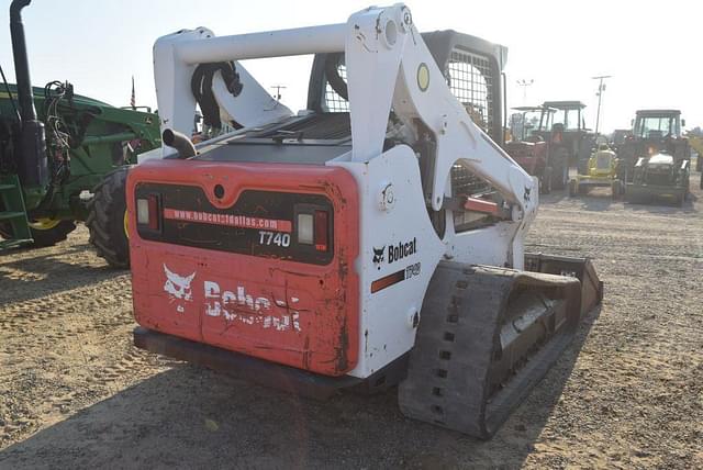 Image of Bobcat T740 equipment image 2