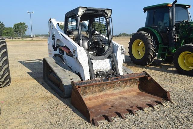 Image of Bobcat T740 equipment image 3