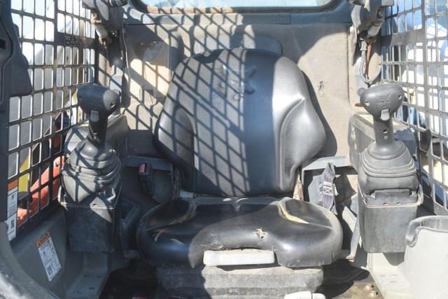 Image of Bobcat T740 equipment image 4