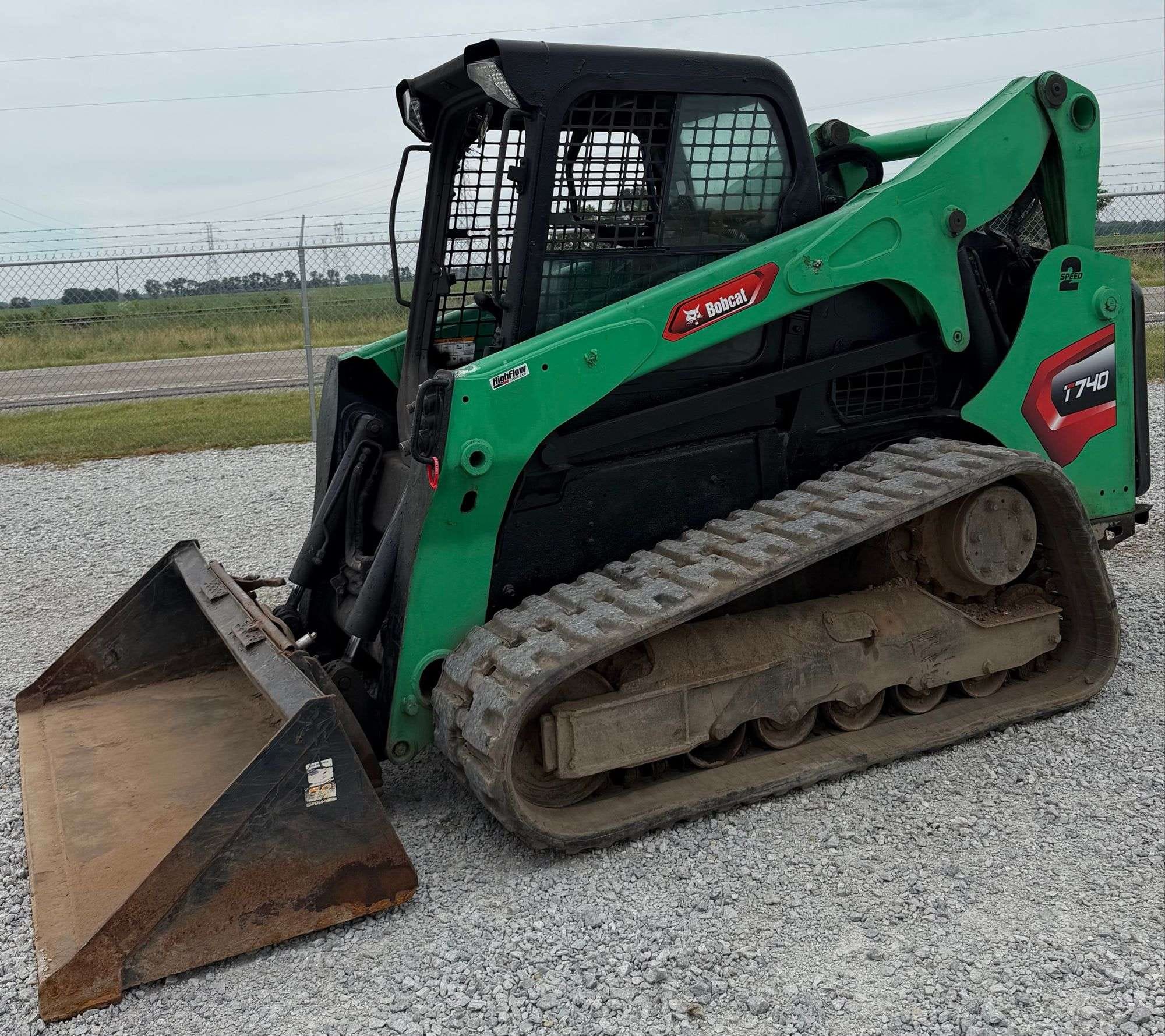 Bobcat T740 Equipment Image0