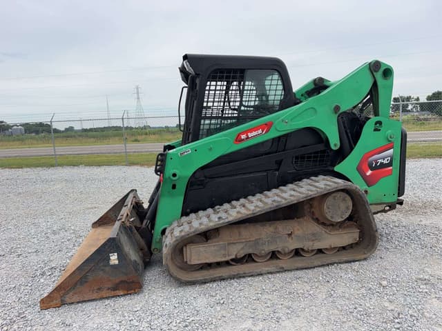 Image of Bobcat T740 equipment image 1