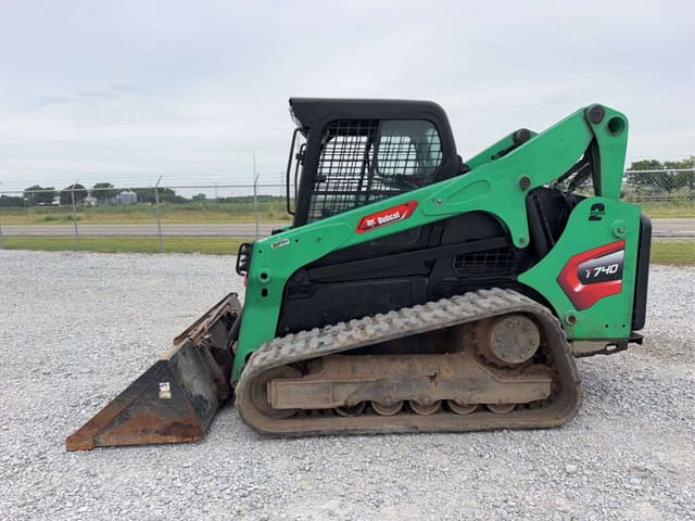 Image of Bobcat T740 equipment image 2