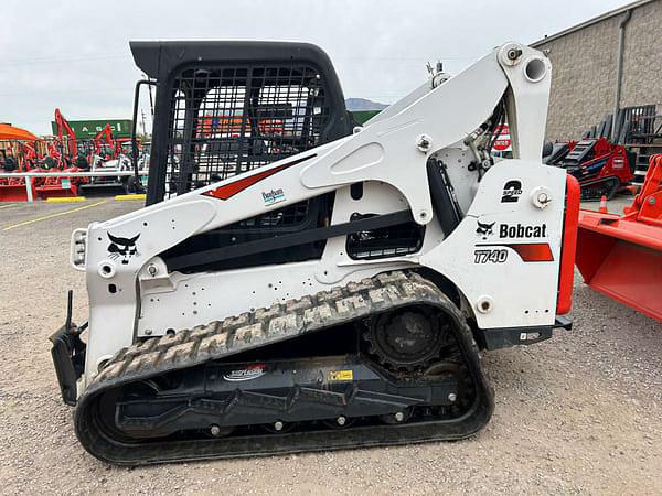 Image of Bobcat T740 equipment image 4