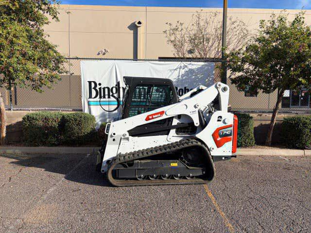 Bobcat T740 Equipment Image0
