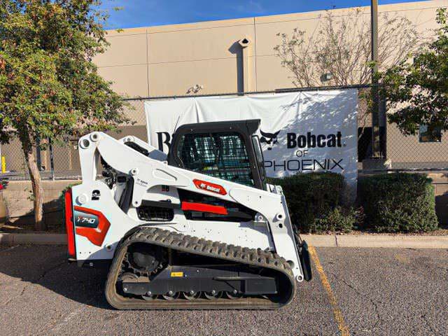 Image of Bobcat T740 Image 1