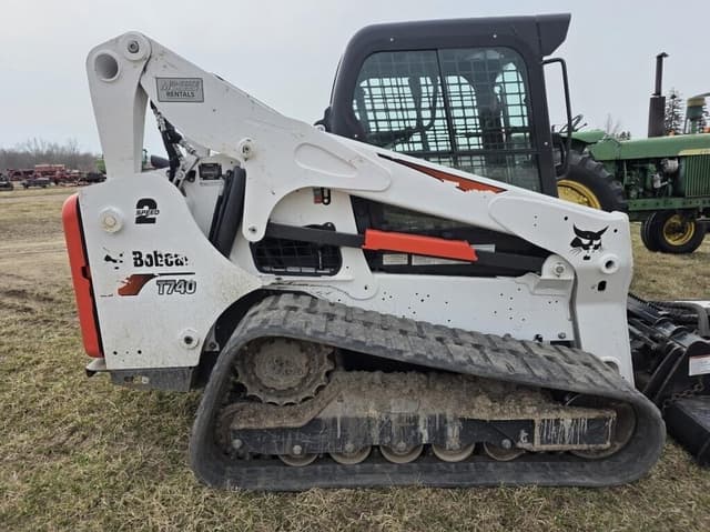 Image of Bobcat T740 equipment image 2