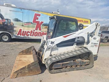 Main image Bobcat T740