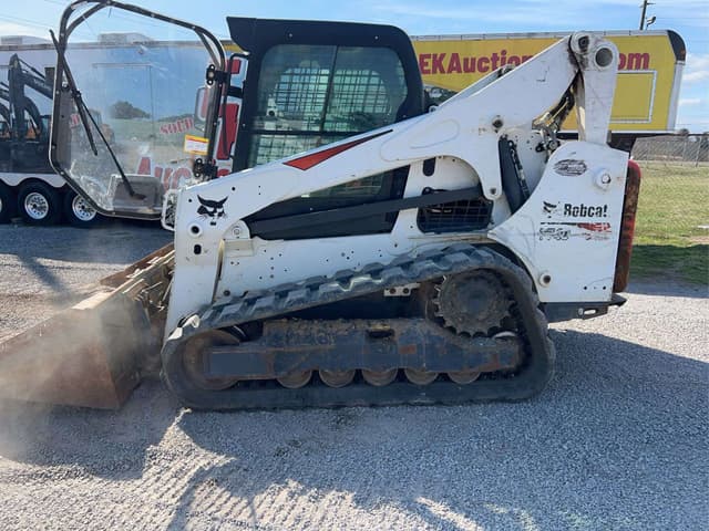 Image of Bobcat T740 equipment image 1