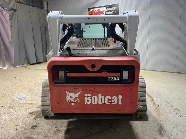 Image of Bobcat T750 equipment image 3