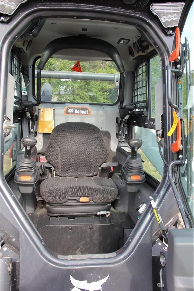 Image of Bobcat T76 equipment image 1