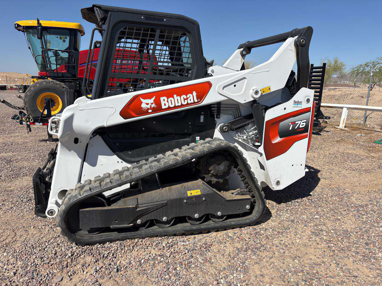 Bobcat T76 Equipment Image0