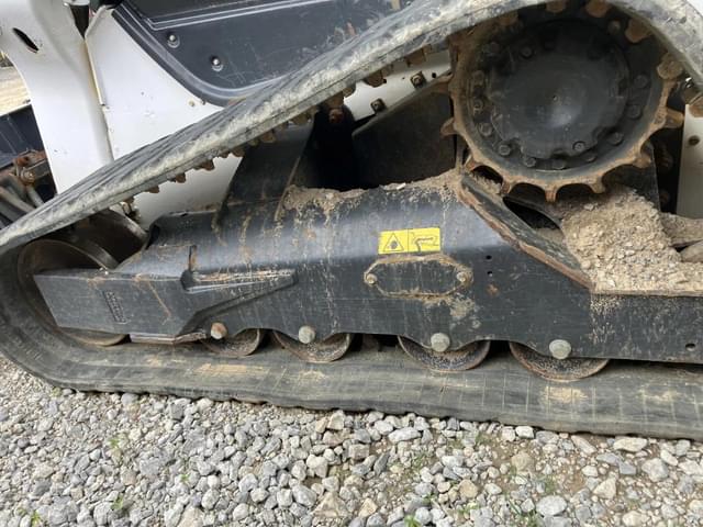 Image of Bobcat T76 equipment image 4