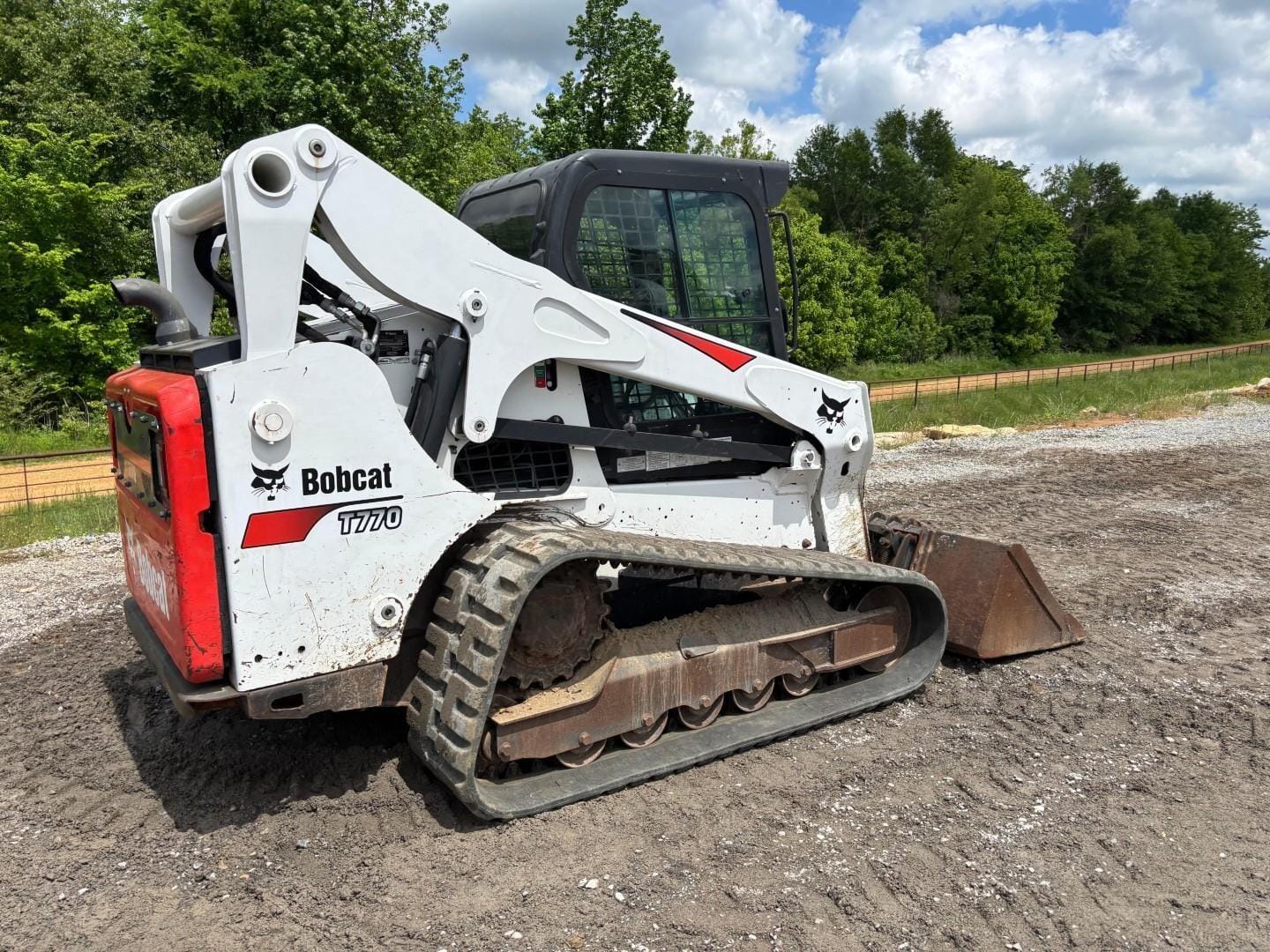 Bobcat T770 Equipment Image0