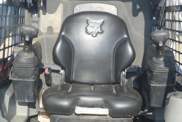 Image of Bobcat T770 equipment image 4