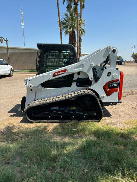 Bobcat T770 Equipment Image0