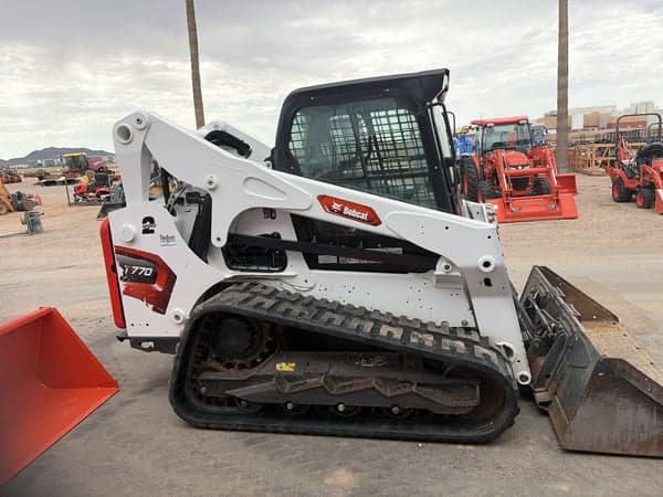 Image of Bobcat T770 equipment image 4