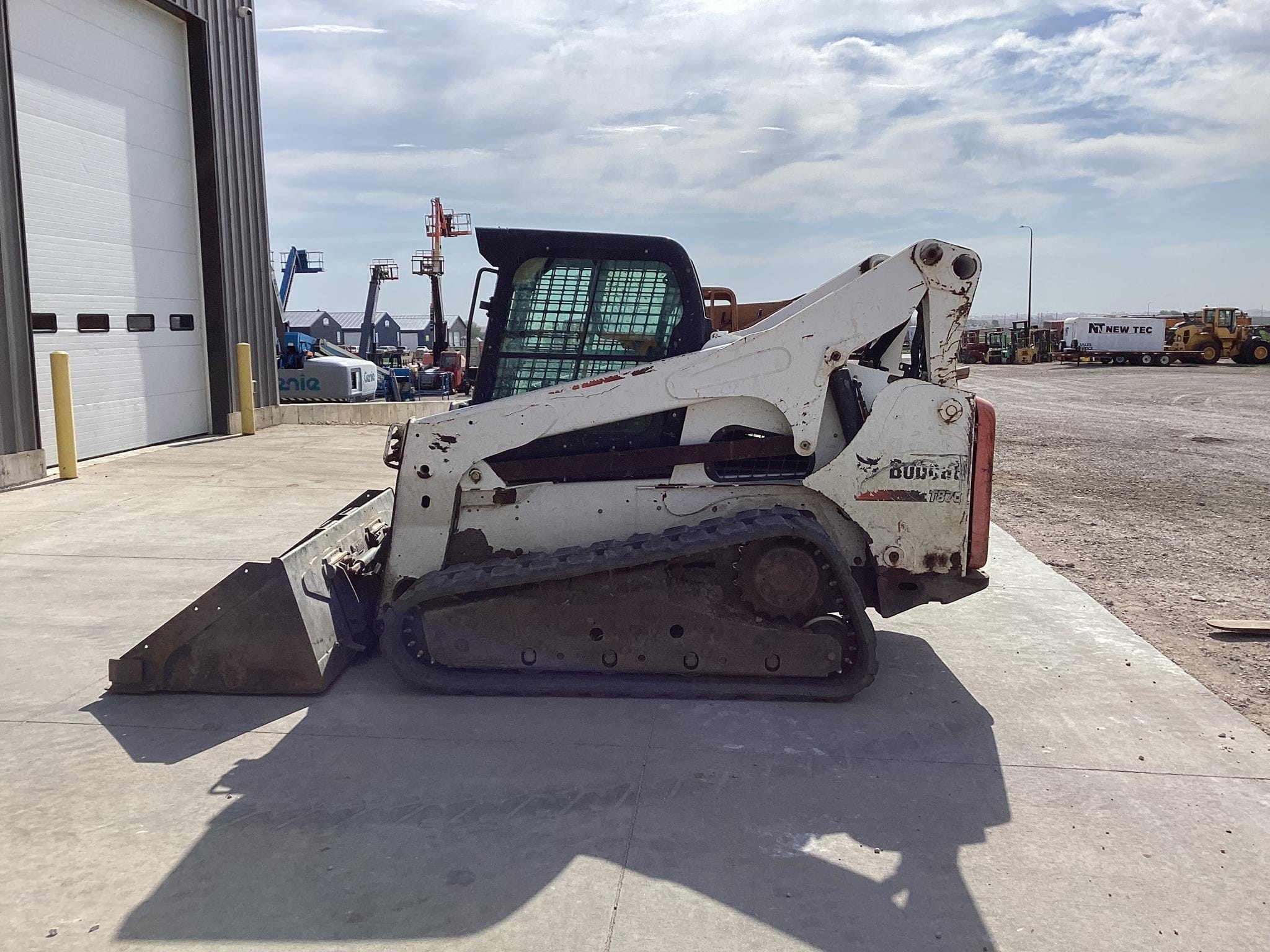 2015 Bobcat T870 Equipment Image0