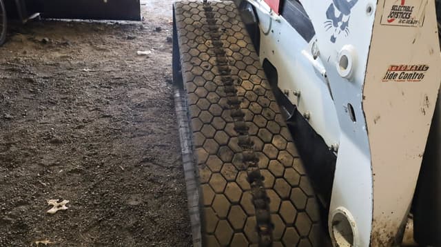 Image of Bobcat T870 equipment image 3