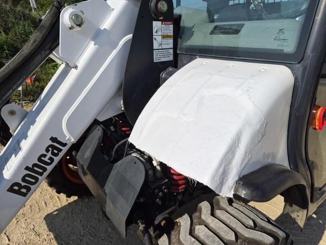 Image of Bobcat Toolcat 5600 equipment image 4